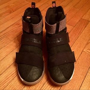 Lebron Soldier 10